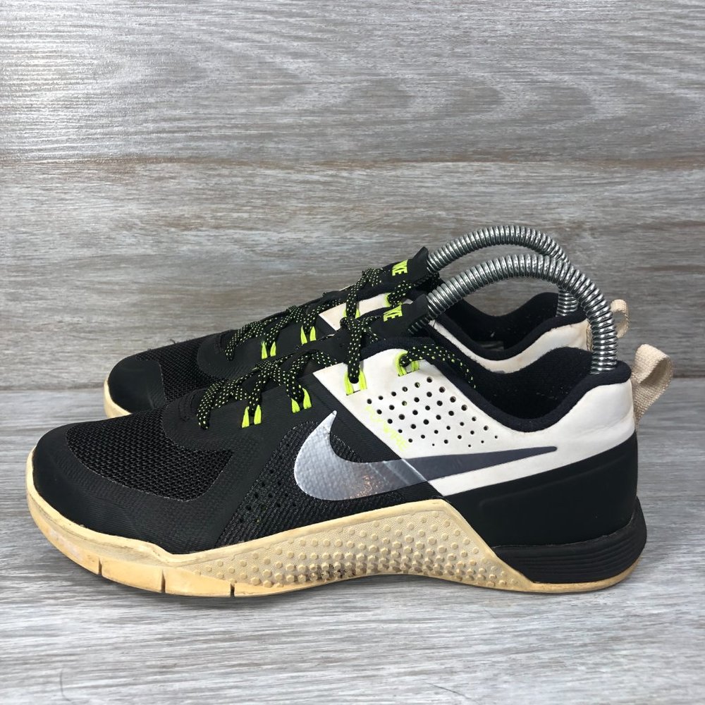 Nike Womens Metcon 1 Flywire 813101-001 Black Cross Training Athletic Shoes